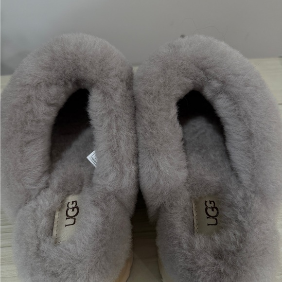 UGG Women's Gray Sheepskin Slippers - Picture 4 of 6